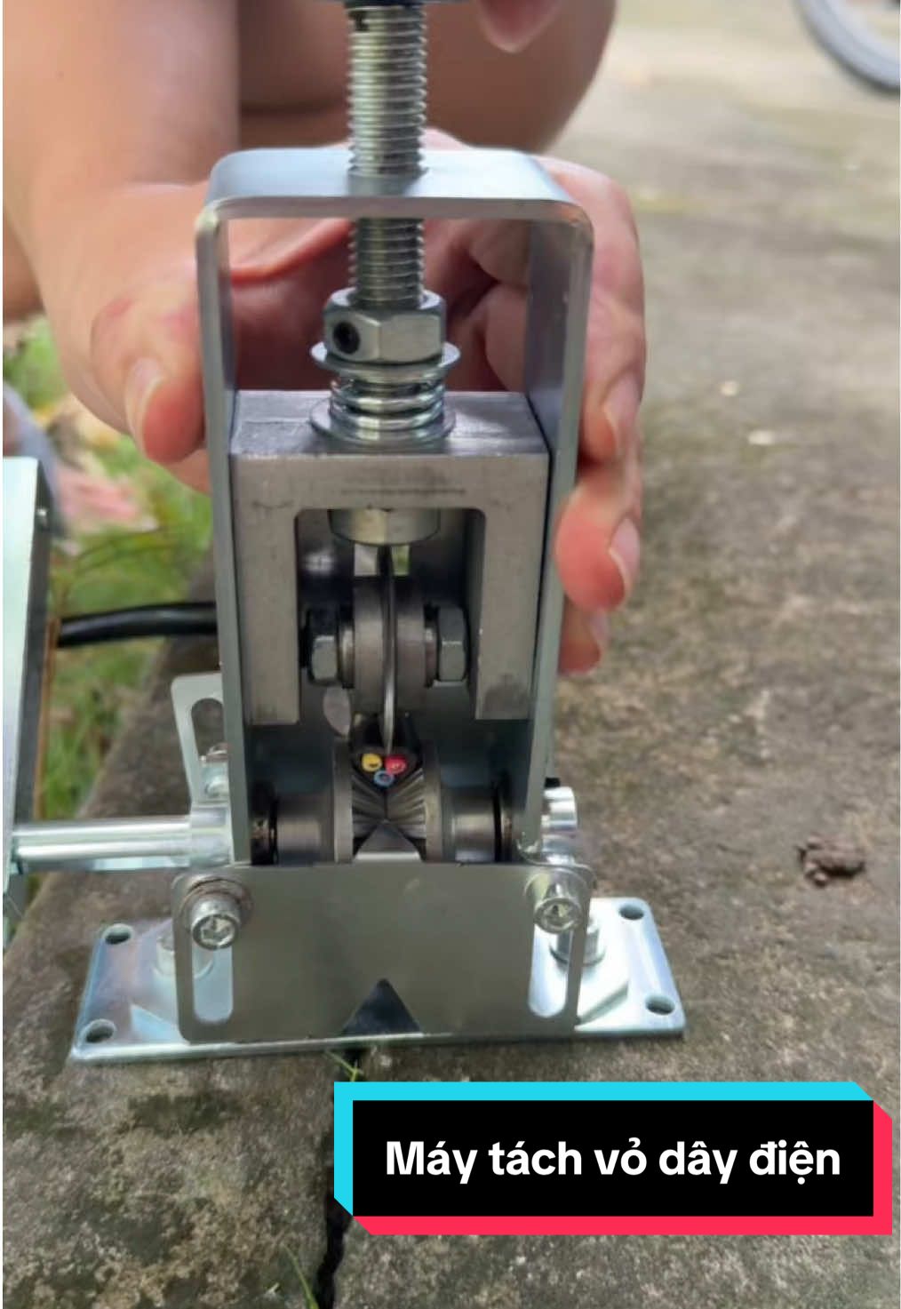 Máy tách vỏ dây điện#maytachvodaydien #dungcutachvodaydien 