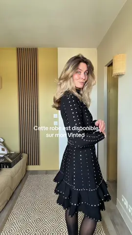 Robe en ligne sur mon Vinted : Mel.44 car malheureusement elle est trop grand pour moi …. #pourtoi #pov #dress 