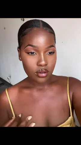 Vem Fazer uma make comigo!☺️🤎 #tutorialdemaquiagem #makepassopasso #maquiaeaprende #processodemaquiagem #maquiagemreal #maquiagemdetalhada #makecomigo #makefalada #makeexplicada #transformaçãodemaquiagem #amomaquiagem #viciadaemmake #falasobremake #rotinademaquiagem #universodamaquiagem #maquiadoracriativa #maquiagemartística #maquiagemfeminina #amomake #belezaautêntica #foryou #fyp #tiktokmakeup #makeuptutorial #makeuplover #BeautyTok #makeinspo #makevibes #makeglow #trenddamaquiagem #essênciafina #maquiagemcomamor #maquagemsuave #maquiagemfofa #makeautêntica @Beleza autêntica_mz 