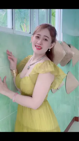 Đêm đêm bên hiên em vẫn cứ đợi chờ…😆#nhepchovui #fyp 