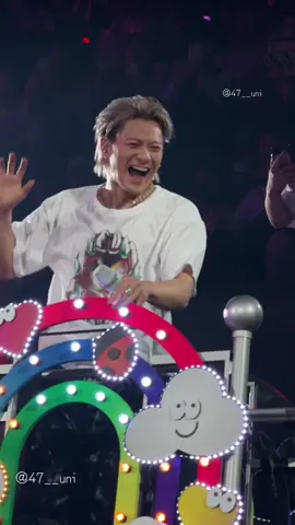 結婚報告してくれたご夫婦にちゅ〜して！💋オネダリして、めっちゃ飛び跳ねて喜んでる紫耀くん撮れた😭❤️‍ #Niらいぶ_神戸day2 #number_i_livetour2025  #number_2 #平野紫耀  #17pro LIVE撮影