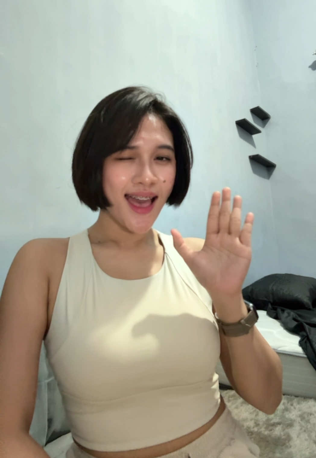 Kependekan gasih rambutnya ?