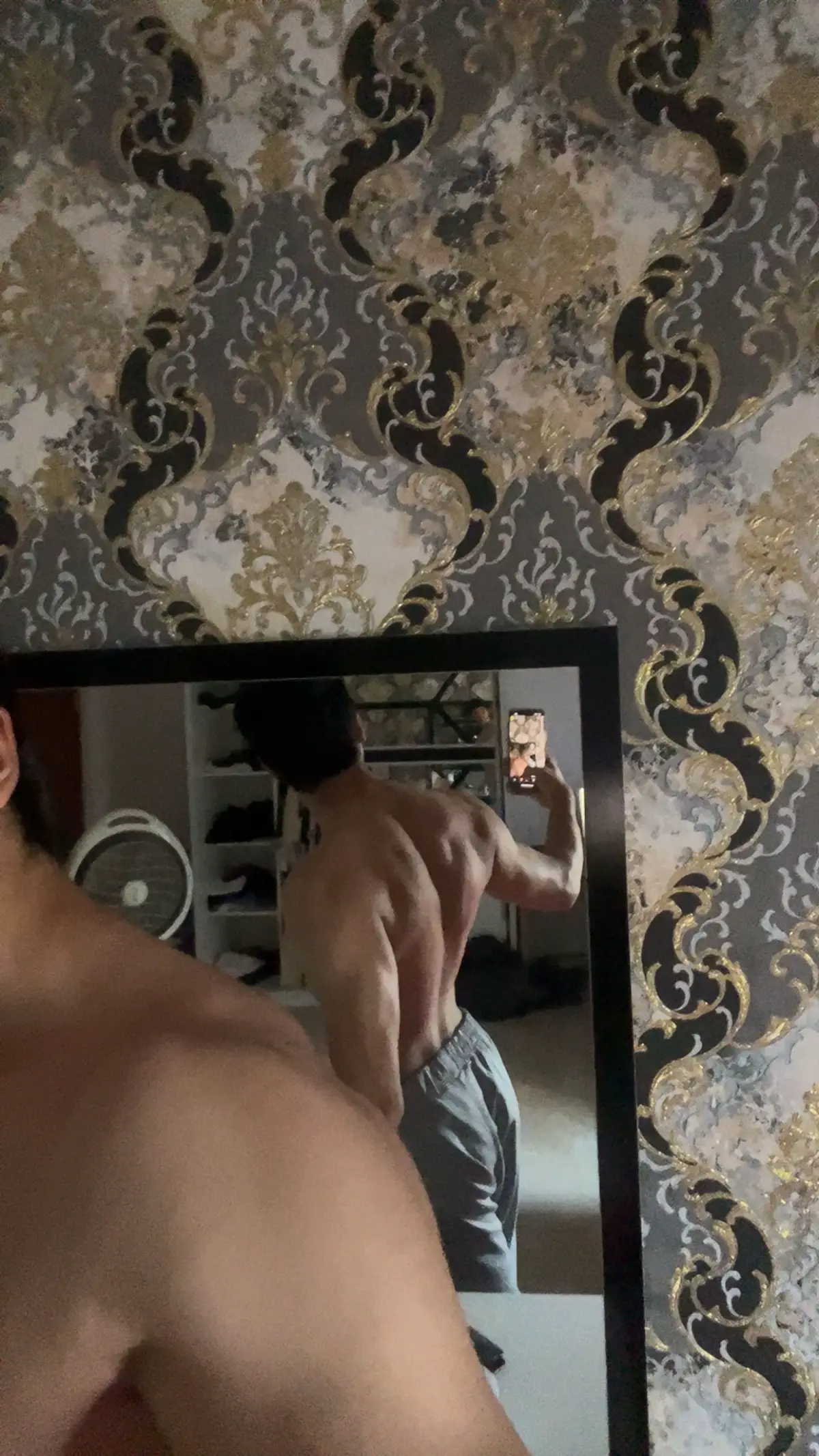 صارليي هواي مناشر #viral #iraq #gym #fyp #foryoupage 