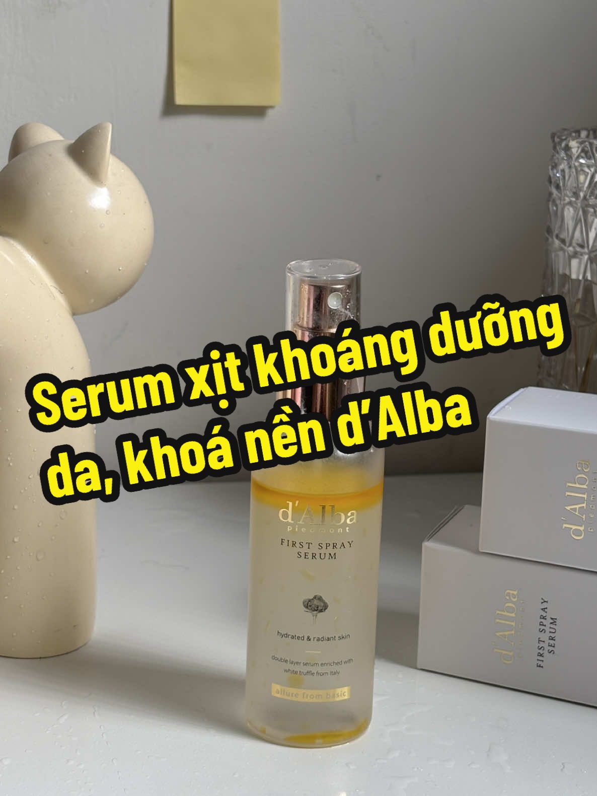 Bà nào cũng nên có 1 chai serum xịt khoáng d’Alba này nha 🌿 Vừa dưỡng da, vừa khóa nền, da lúc nào cũng glowy bóng khỏe thích mê. Thật sự là must-have luôn đó!🙆🏻‍♀️💫 #dalba #dalbavn #xitkhoangdalba #serumxitkhoangkhoanen #xitkhoangduongda 