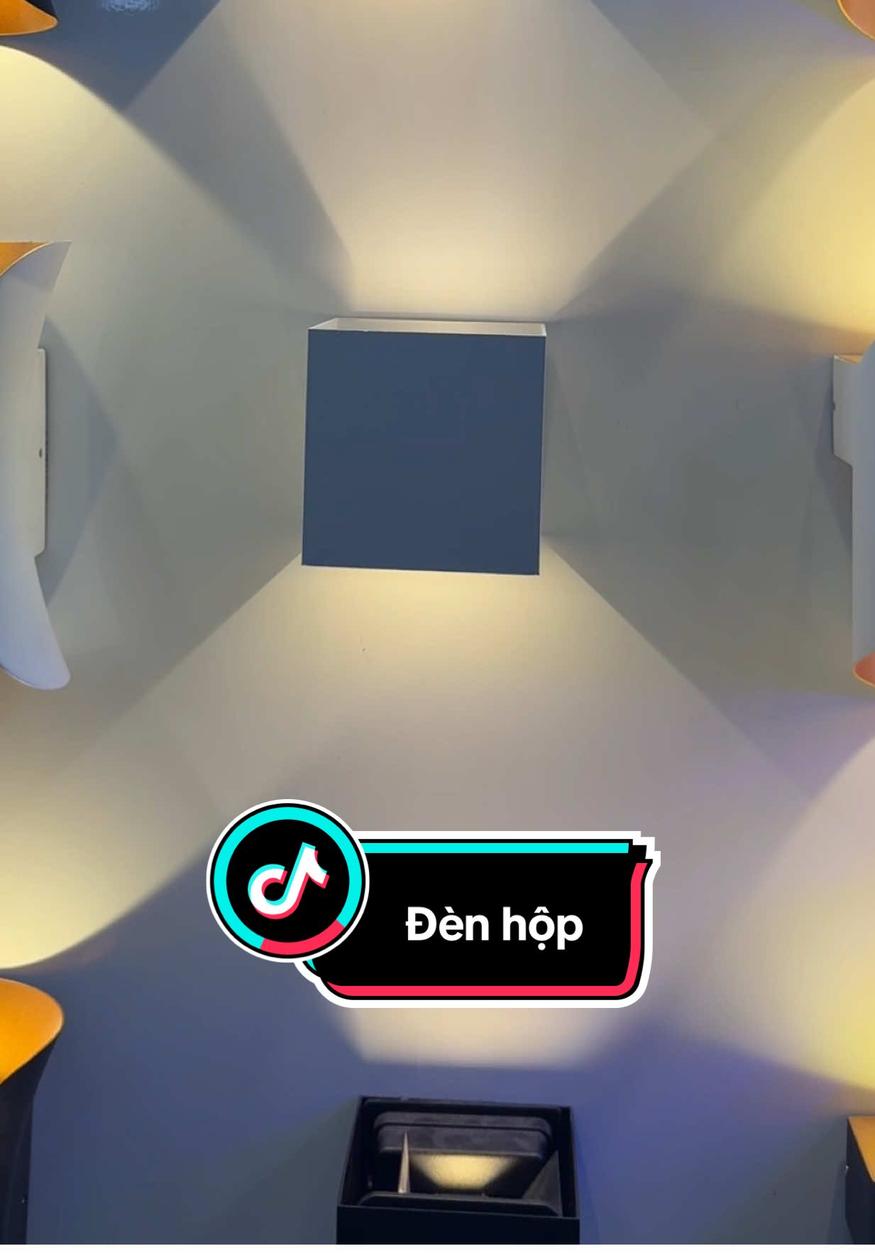 Đèn hộp vuông hắt góc trang trí ngoài trời ◾️#denhop #dengantuong #denled #dentrangtri #denled 