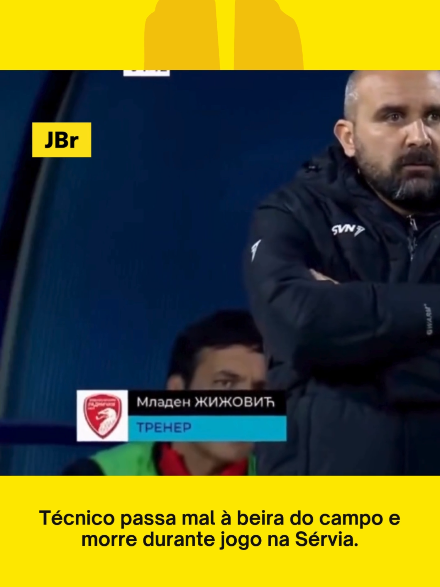 🏟️ Durante uma partida em Lucani, o técnico Mladen Zurižovivic, do Radnistaki, sofreu um colapso súbito à beira do gramado e infelizmente não resistiu. O jogo foi imediatamente suspenso, e jogadores, torcedores e comissão técnica ficaram em choque com o acontecimento. O mundo do futebol lamenta profundamente a perda do treinador e presta solidariedade à família, amigos e ao clube neste momento de grande tristeza. #Futebol #Sérvia #MladenZurizovivic #Radnistaki #LutoNoEsporte #Tragédia