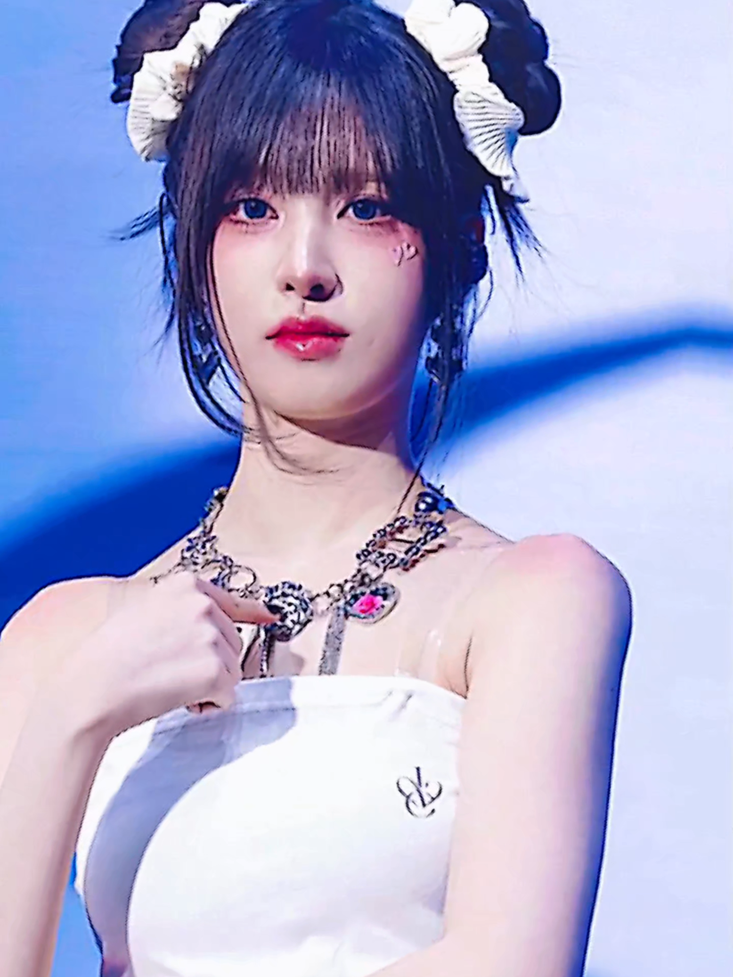 Staff nya aja tercengang liat kecantikan#liz bagaikan bidadari 🔥💘💯 .  .  .  .  #fyp #foryou #fypkorea #fypjapan #fypusa #fypkpop #ive #kpop #edit #trend #viral