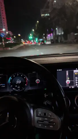 Thành phố này thật đẹp, nhưng chỉ dành cho kẻ ung dung mà thôi. Lòng ta như bão tố, lấy chi mà thong thả.. #thuongluxury #xuhuong #vairal 