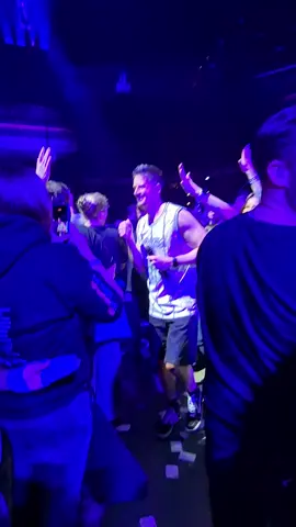 & auf einmal war er zum greifen nah 🫠  Was ein Moment  @SDP #unvergesslicherabend #Konzert #sdp 