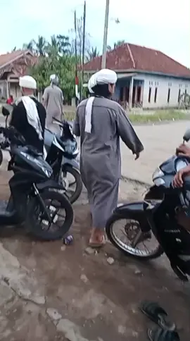ragah pangki d ajak solat wkwkwkwk