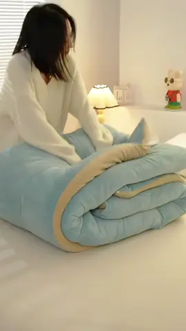 Chăn lông thỏ dày mà đẹp thế này. #chanmuadong #chanlongtho #giadungtienich #tienich #shoptienich 