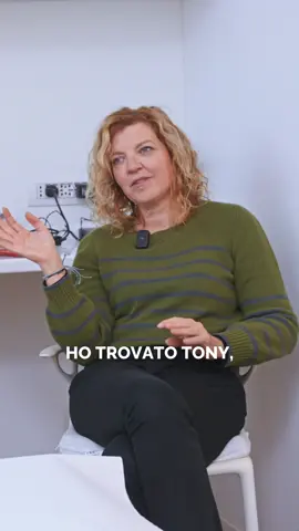 🎥 NUOVO VIDEO YOUTUBE Oggi con me c’è Cristina, una paziente che conosco da tantissimi anni. Ha sempre avuto problemi a collo e schiena e, a causa della scoliosi, la sua postura è un po’ asimmetrica. A 55 anni continua a lavorare ogni giorno per migliorare mobilità, equilibrio e qualità di vita. 🎥: @delos.lab #Chiropratico #DelosLab #Scoliosi #Collo #Schiena         
