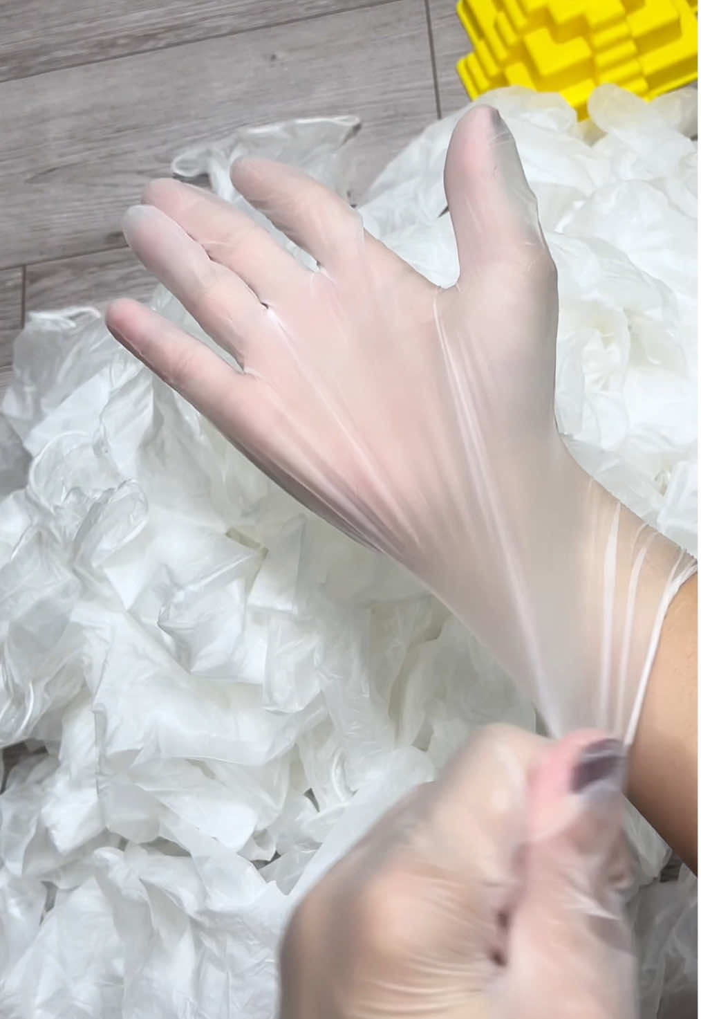 100c găng tay trong suốt dẻo dai làm bếp nấu ăn hay spa tham my gì cũng tiện lắm nha #gangtay #gangtaytrongsuot #gangtaysieudai #gangtayvinyl #baotay  @Tạp Hoá Mon Ơi  @Tạp Hoá Mon Ơi  @Tạp Hoá Mon Ơi 