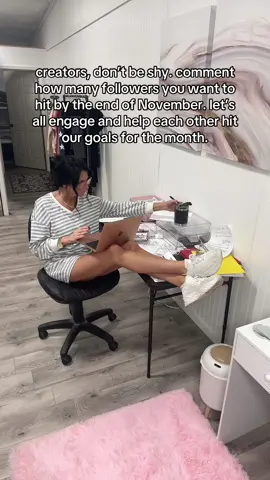 Hey creators don’t be shy. How many followers do you want by the end of November? #engage #smallcreators #november 