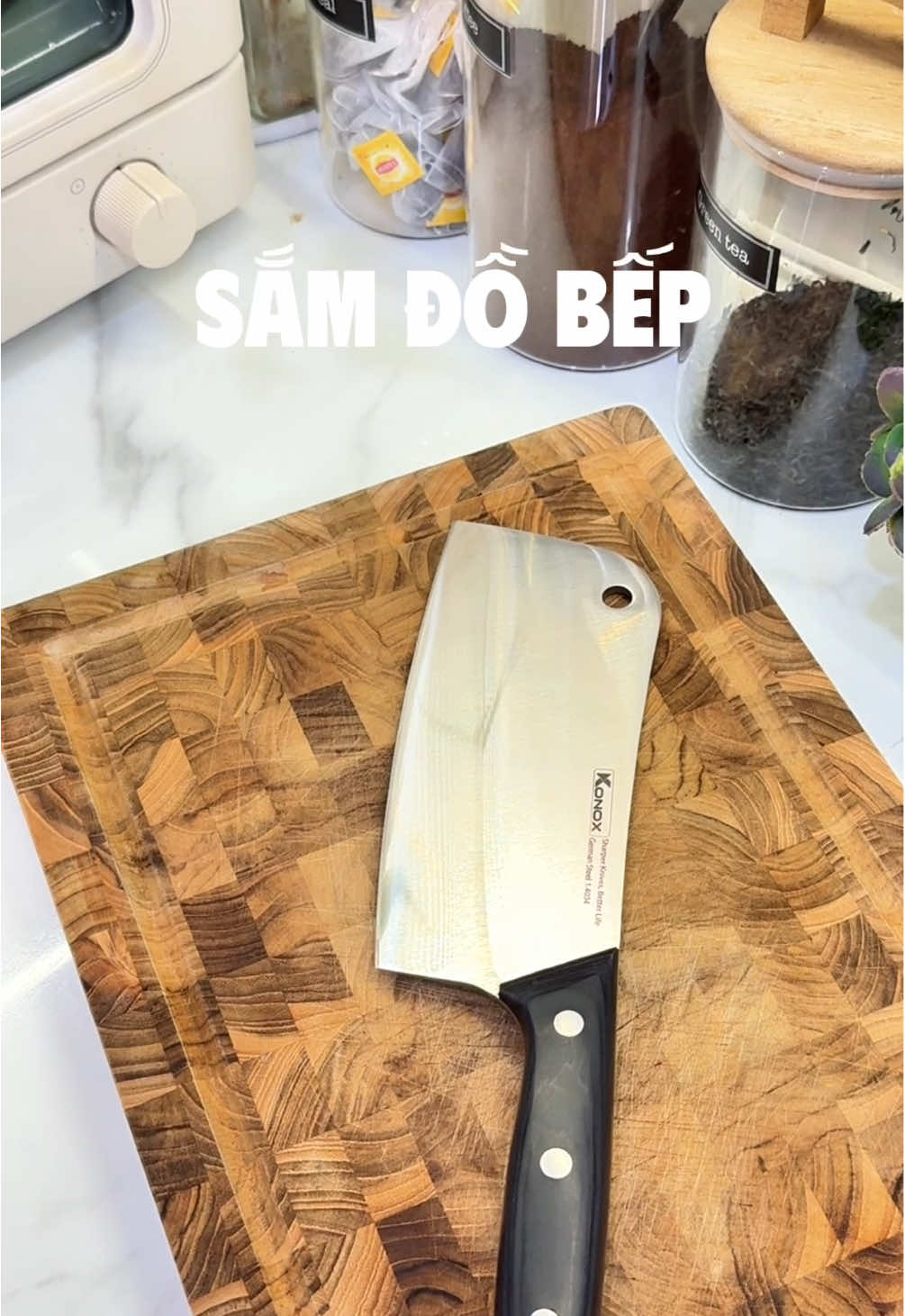 Trước giờ không để ý, để og ck chặt biết bao món với dao mẻ, thật sợ hãi quá, mấy bà lôi ra xem dao có bị mẻ hay ko nha  #nhahuongli #daochat #daochatxuong #konox #daochatkonox 