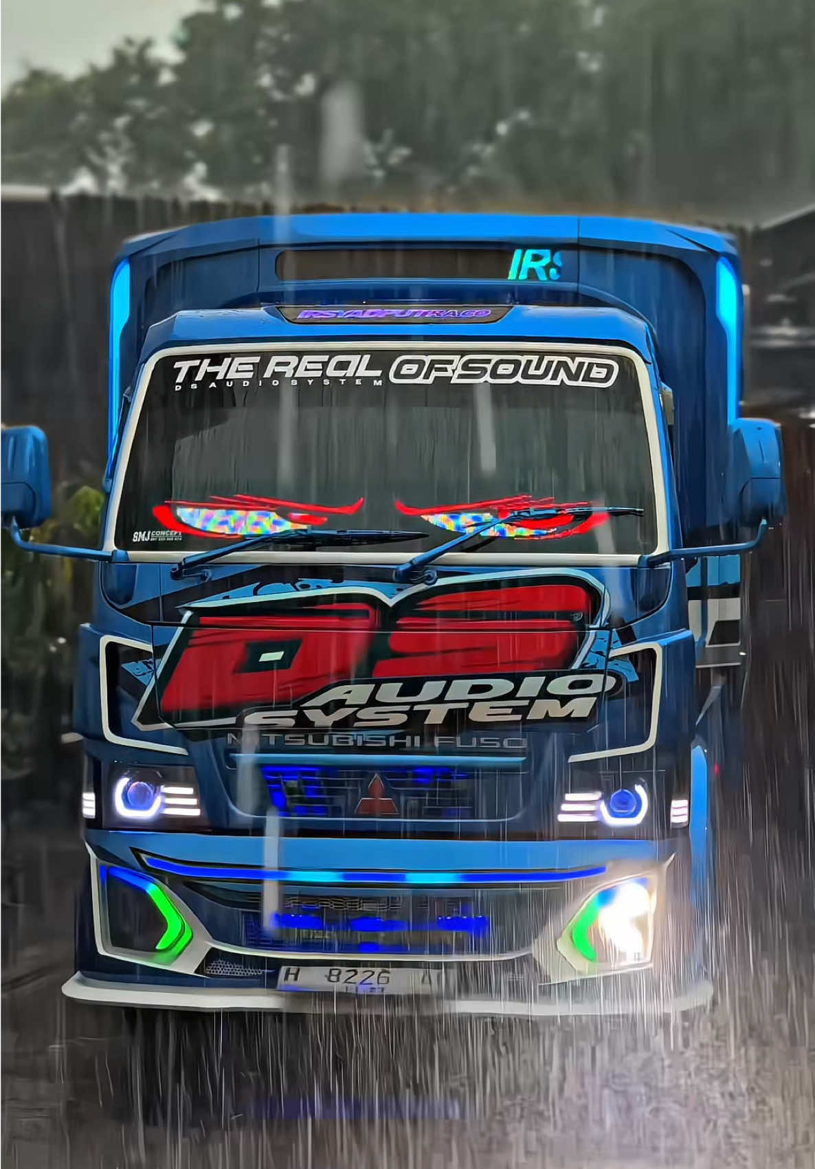 Adus mruput… #irsyadputrakaroseri #truck #modifikasi #viral #fyp 