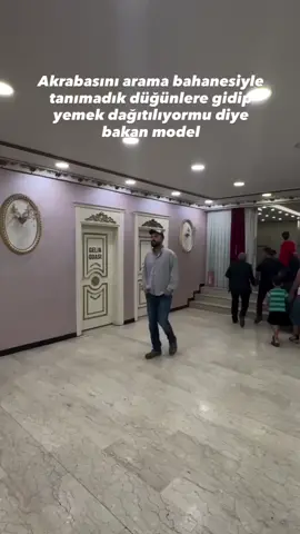 akrabasını arama bahanesiyle tanımadık düğünlere gidip yemek dağıtılıyor mu diye bakan model #komedi #oğuzhanalpdoğan #fyp #keşfet 