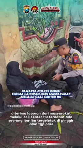 Personel Pamapta Polres Kediri usai menerima laporan dari masyarakat melalui call center 110 tentang adanya seorang ibu yang tergeletak di pinggir jalan Tentara Genie Pelajar (TGP), Pare, Minggu (2\/11\/2025).\n\nSetibanya di lokasi, personel segera memberikan pertolongan dan membawa ibu tersebut ke rumah sakit terdekat untuk mendapatkan penanganan medis lebih lanjut.\nLangkah cepat ini menjadi wujud responsif Polri dalam memberikan pelayanan dan perlindungan kepada masyarakat.\n\n@divisihumaspolri\n\n#polriuntukmasyarakat #polripresisi #humaspolri #humaspoldajatim #poldajatim 