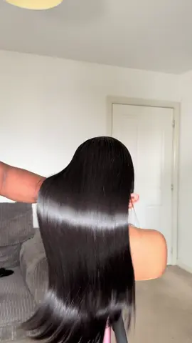 24” single donor baby thin hair in all its glory. I can’t overemphasise the silkiness and smoothness of this quality.  350g with a 5*5 closure.  Price: 500£