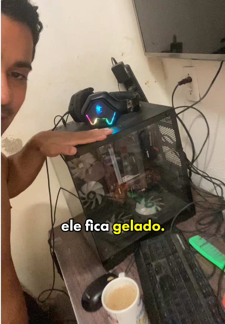 O seu computador não pega no frio 🥶 #pcgamer #computador #antigo #secador #ia 