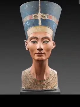 في بنت مصرية اسمها رضوي عملت حاجه مذهله بالذكاء الاصطناعي حقيقي في غاية الذكاء والجمال  عملت صورة لتمثال نفرتيتي الاشهر بعد قناع توت خليتها كانها بتتحرك وبتقول جملة بالانجليزي  (I want to go home)  اريد العودة الي المنزل ( مصر)  ودي رساله كاد تكون بسيطه جدًا بس مردودها قوي جدًا  الفيديو بدا ينتشر علي التيك توك وفي اجانب بتشوفه ولو بس مش هنستفاد غير ان عدد كبير من الاشخاص يعرفو ان التمثال ده بتاعنا ومسروق كفايه ونتمني عودتها قريب لمصر ❤❤❤❤❤❤❤