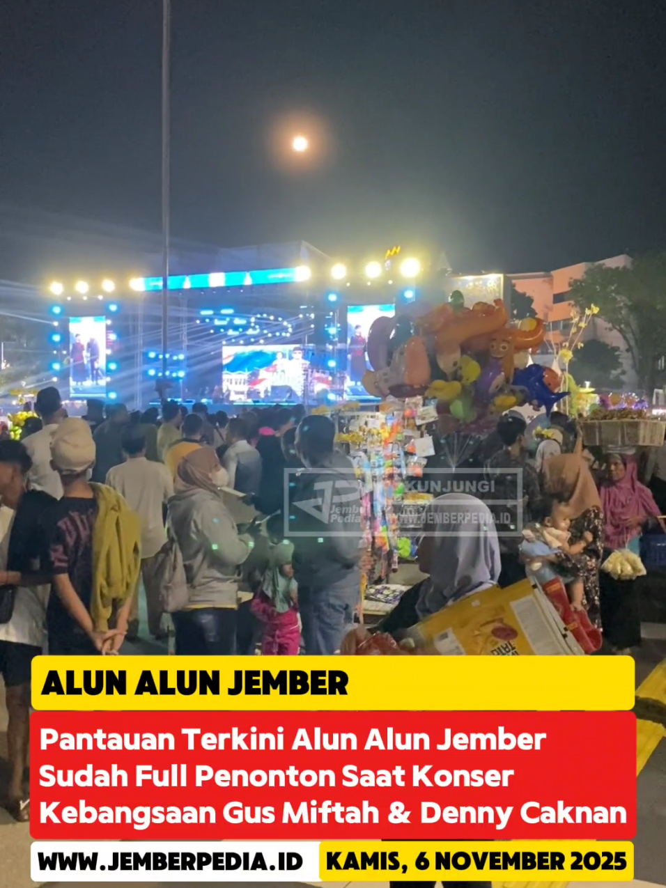 Pantauan Terkini Alun Alun Jember Sudah Full Penonton Saat Konser Kebangsaan Gus Miftah & Denny Caknan Di Alun Alun Jember #konser #konserkebangsaan #dennycaknan #gusmiftah #alunalunjember 