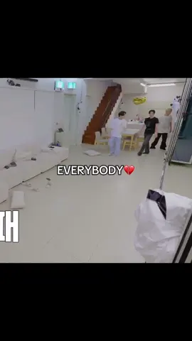 we’re going to atlantis they said #enhypen#enha