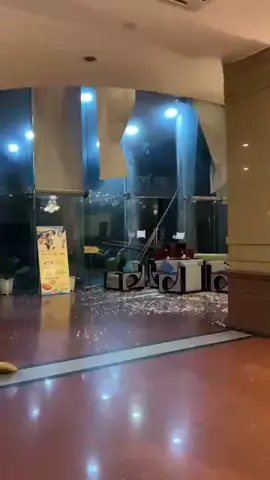 Gió quật vỡ kính khách sạn Hải Âu tại Quy Nhơn, Gia Lai #sieubao #quynhon #gialai #baokalmaegi #baoso13 #xuhuongtiktok 