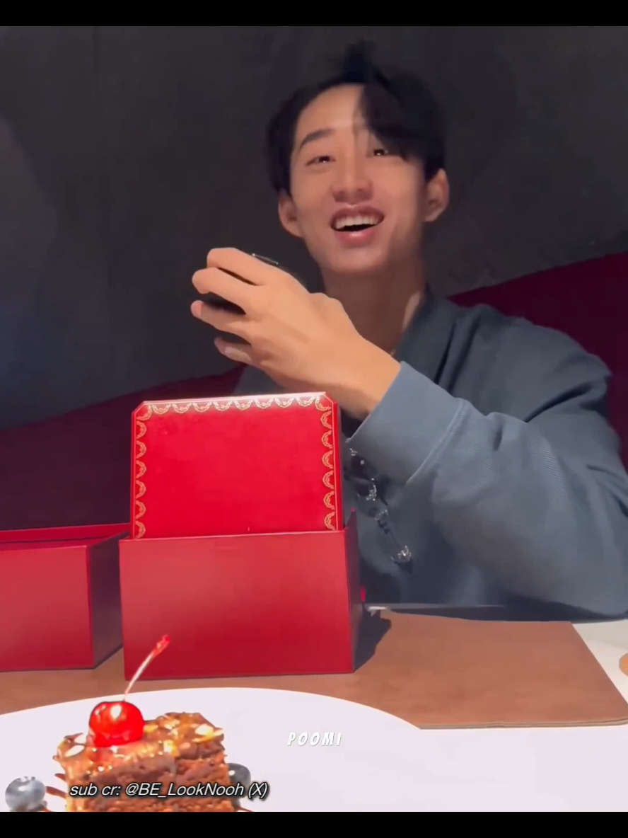 The joy of surprising someone you love is truly addictive and looks like William’s been bitten by the Bug! 😄 #WilliamEst #วิลเลี่ยมเอส 