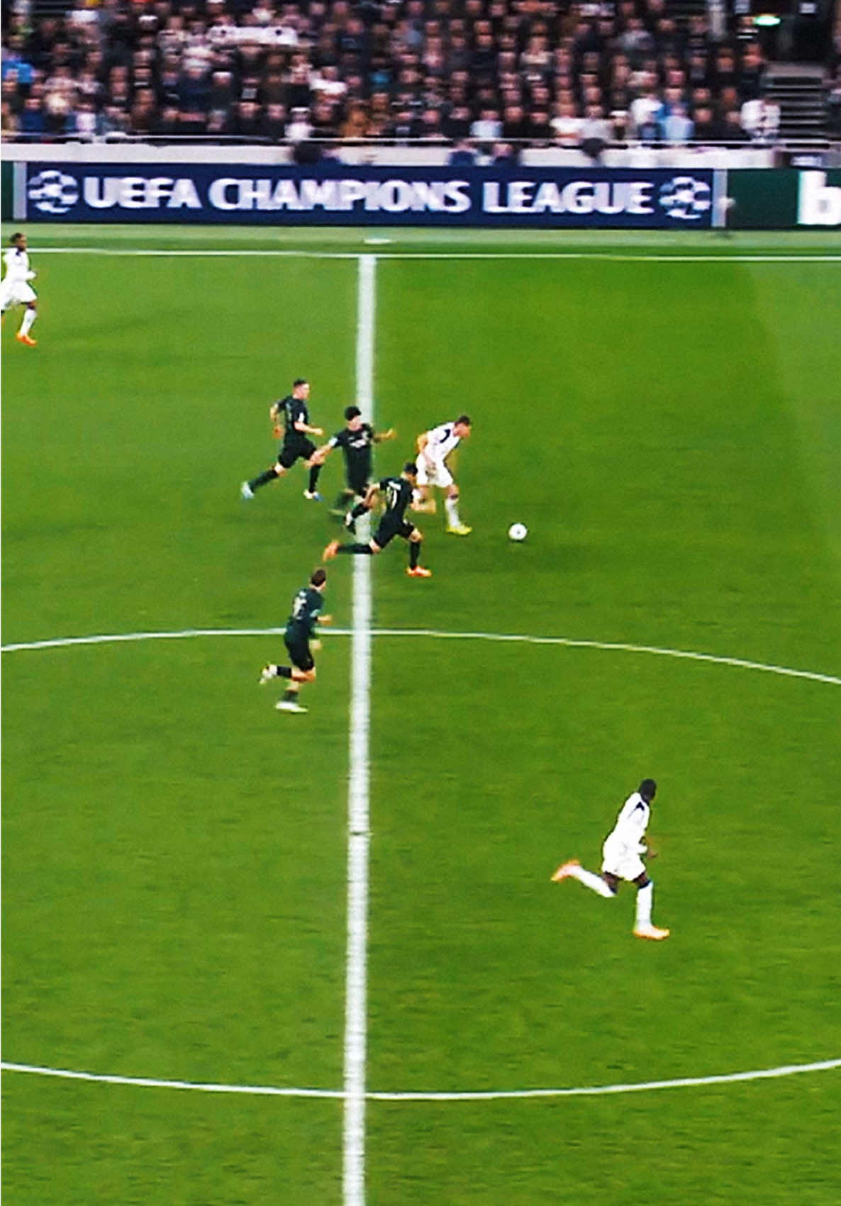 glitch in the m̶̫̔a̴̺͊t̵̚ͅr̸͉͗ì̶̫ẋ̴͓ 