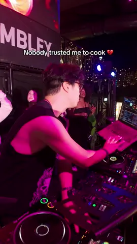 You could feel the eyes just STARING at me 😂 Thought of this tone play on my flight back from Japan randomly  @stepps.io when we doing another party?? 