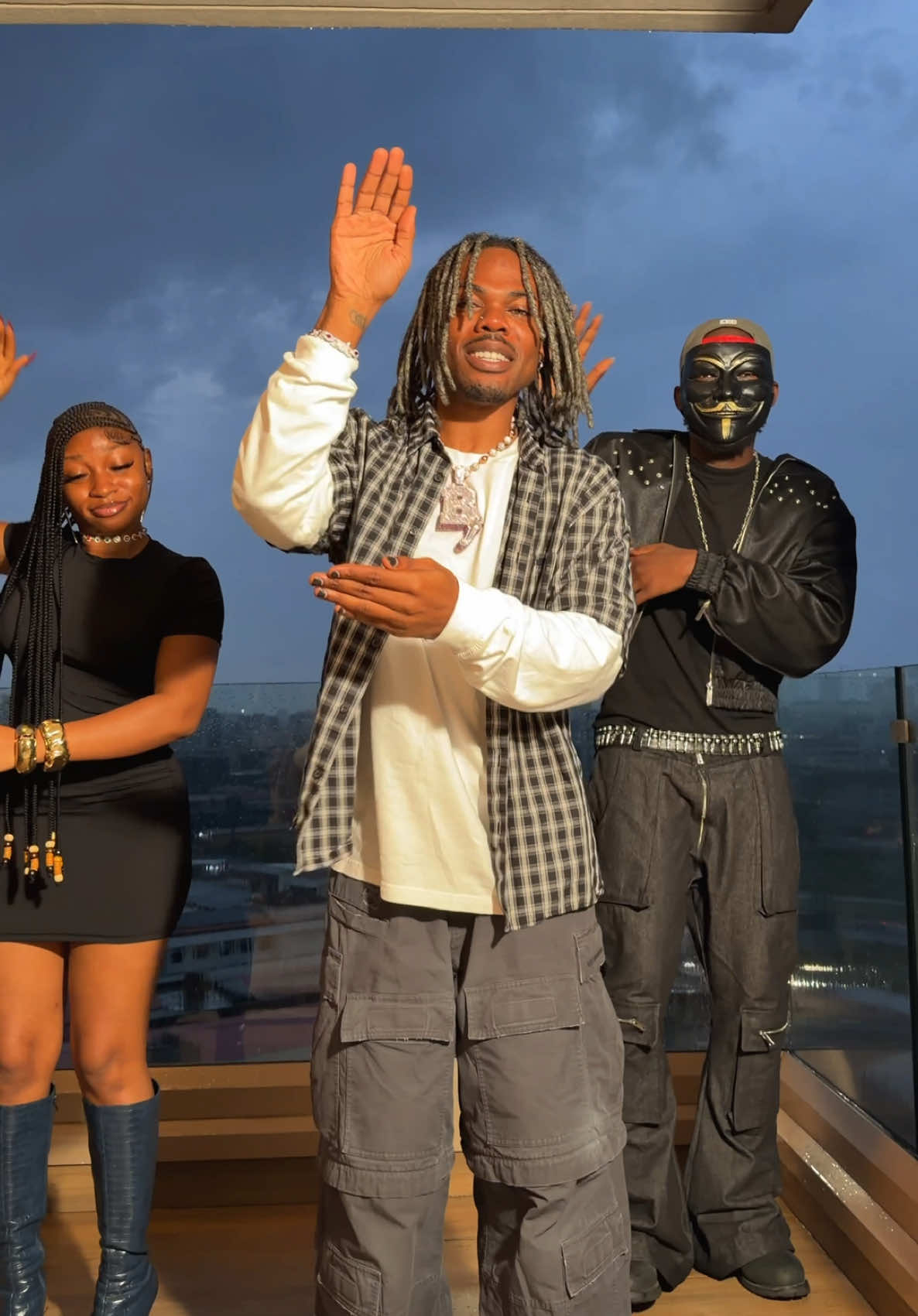 i want to danzzzzzz 🕺🏽🪩✨