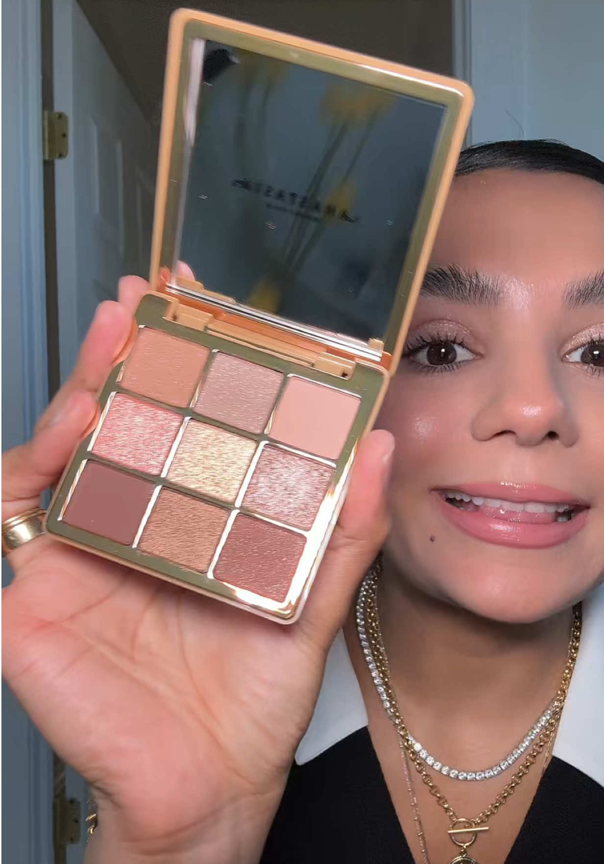 WARNING ‼️ These @Anastasia Beverly Hills palettes might cause obsession 🤩 #eyeshadowpalette #eyeshadow #shimmer ##anastasiabeverlyhills 