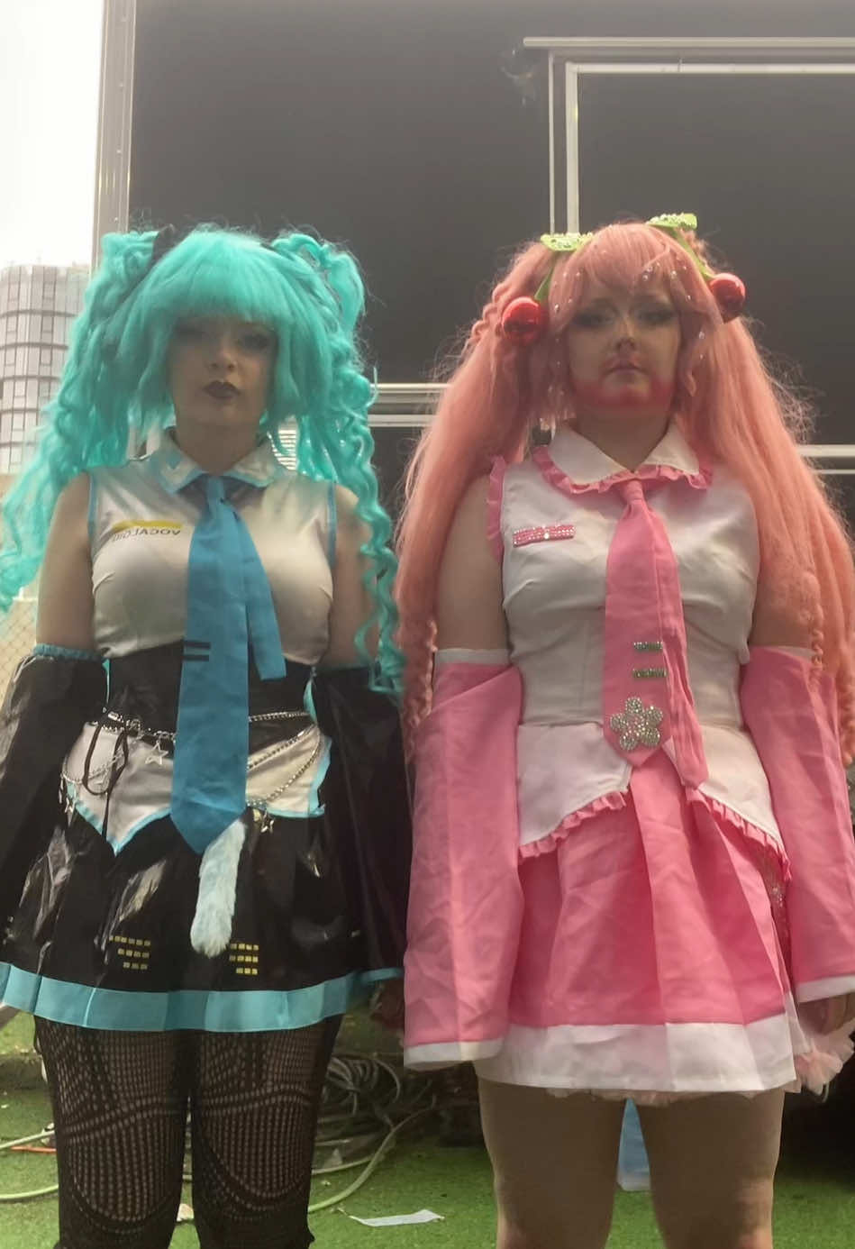 #BBNOMONEY | recreating our bibinos video, in line, too see bibinos  @bbno$ + @bunnybat.cos + me #bbnomiku #concert #hatsunemikucosplay #cosplay 