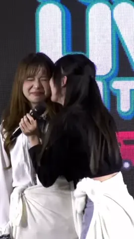 นี้แหละนิยามของคำว่า “อยู่ๆไปเดี๋ยวก็รักกันเอง” #NanaCGM48 #LinglingCGM48 #นาหลิง 