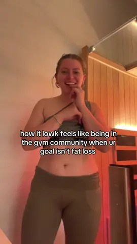 Mass moves mass mentality in a world of fat loss /jk but everyone has different goals so I wouldn’t judge others #fatloss #massmovesmass #gym #gymgirly #midsize 