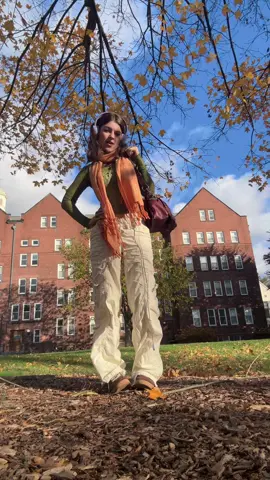 a fit for this orange scarf i lovvveee #outfitinspo #fallfashion #fallnails #vintagefashion #xyzbca 