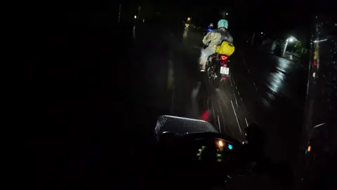 Đi Tour vào đúng ngay lúc Bão có gì vui🤭Mưa +Gió+Đèo+Đường xấu ôi cái cảm giác ấy😌🤣🇻🇳🇻🇳🇻🇳#touringlientinh #xuhuong2025 #49lamdong #49n69431 #siriusdokieng 