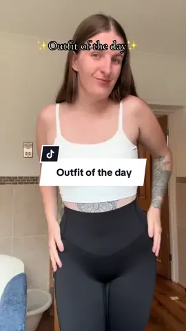 ✨outfit of the day✨ Today’s outfit of course is Halara, can’t go wrong with this brand!! Absolutely love the backless top, so glad they have built in padding too so no bra needed!! @halara_uk @Halara UK Shop @Halara shop @Halara_official  #activeinhalara #halara #OOTD #outfitoftheday #sahm 