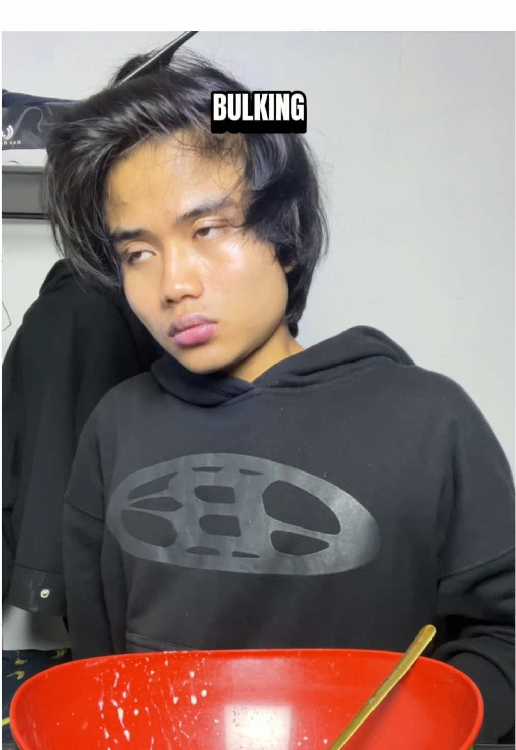 Bulking dengan 8000Mili susu sapi, buah pisang, rolled oats yang tidak saya kira kira dan pemanis sweet nya stevia agar susunya mwnais, makan setengah juga udah wareg gweh fejir, kapok sayah🥺 #oat #oatmeal #rolledoats #bulking 