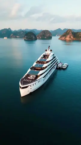 🌤️ Có những bình yên không nằm trên bờ, mà lênh đênh giữa đại dương — trên Grand Pioneers. 🌊 Mỗi con sóng là một lời mời gọi… rời xa bộn bề, để thấy mình dịu lại giữa mênh mông nước biếc. ☀️ Nắng, gió, và một chút muối biển — công thức reset tâm hồn hoàn hảo, chẳng cần filter. 🌅 Khi mặt trời chìm xuống biển, cũng là lúc Grand Pioneers đưa ta chạm đến bình yên bên trong.#GrandPioneers #grandpioneerscruises #xuhuongtiktokvietnam #CruiseLife 