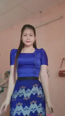 နောက်ဆုံးလက်ကျန်လေးလာတင်တာ😁#အန်တီခနလှုပ်မယ်😅 #မြင်ပါများပီးချစ်ကျွမ်းဝင်အောင်လို့🤒🖤 #fypシ #tiktokmyanmar🇲🇲 #dawzinmar1994 