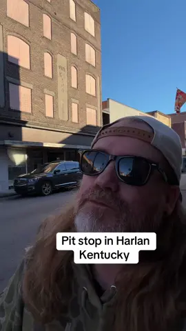 As huge Justified fan I had to stop in Harlan Kentucky on my way back to Owensboro #kentuckycheck #ridindirty #franklinembry 