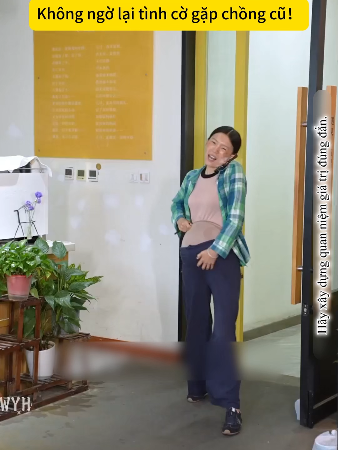 Diện trang phục bầu đi xem mắt, ai ngờ sáng sớm đã bị phát hiện. Giá mà biết trước, tôi đã không phải vất vả như vậy.