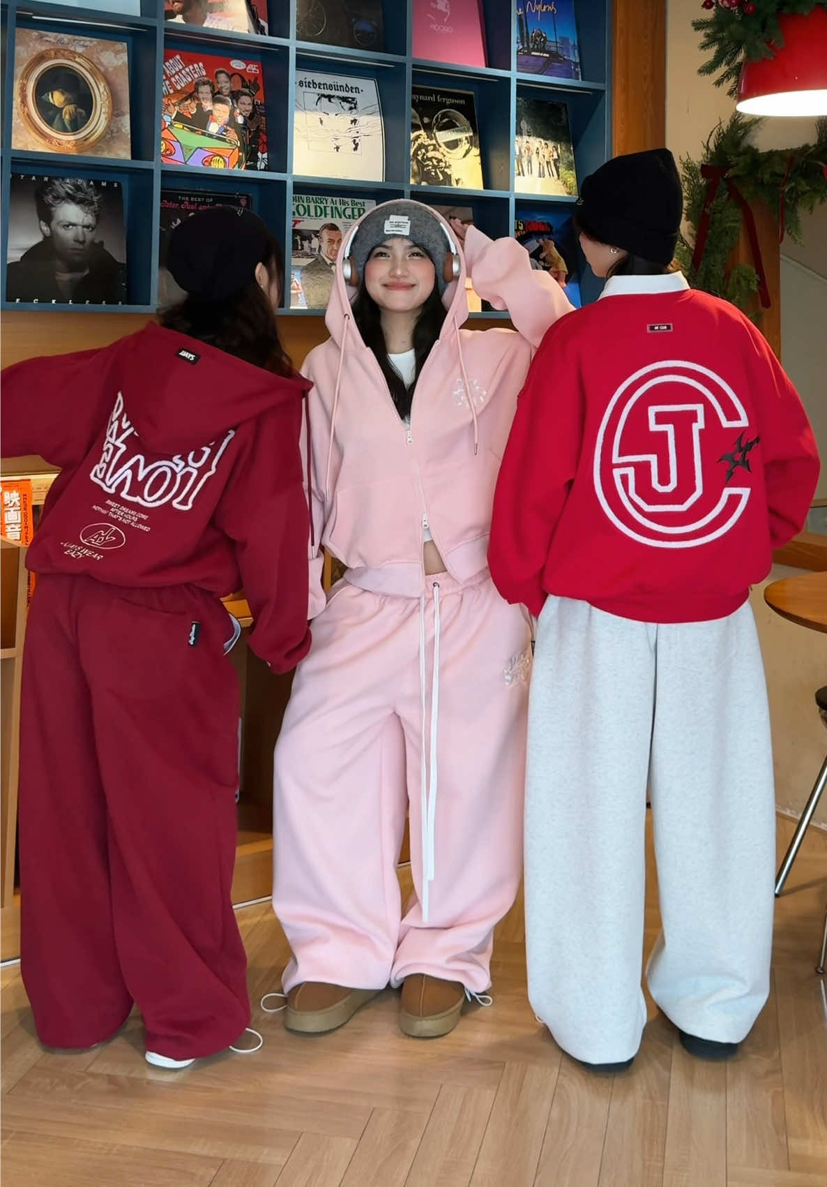 Chúng tôi đã sẵn sàng lên outfit đi chơi Giáng Sinh cùng nhau rồii🎄🧣✨ #jaystoree #outfitideas #christmas #xuhuongtiktok #fypシ゚  