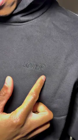 A Levi’s fit that works for it all🍂— from pumpkin picking to Black Friday shopping. Cozy, classic and ready for fall. @Levi’s @kreatornow #LevisPartner #levis #fyp #fypシ #relatable 