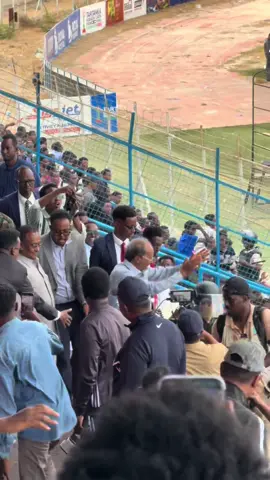 Hassan sheikh mohamutt🦁🇸🇴#xidigahagoosgoos🎥🏟 #amiir____enzo 