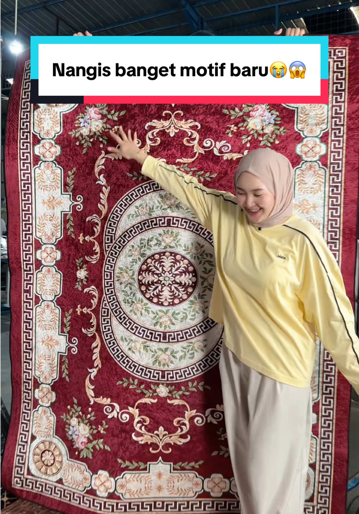 MOTIF TERBARU🔥‼️ Langsung dari pabriknyaaa motif baru masih angettt😍🥰 buruan masuk live jangan sampe ketinggalan promonyaa spesial di pabriknyaa😍✈️ #promomakanharian #karpet #karperpermadani #indytiaras_ #fypシ゚ 