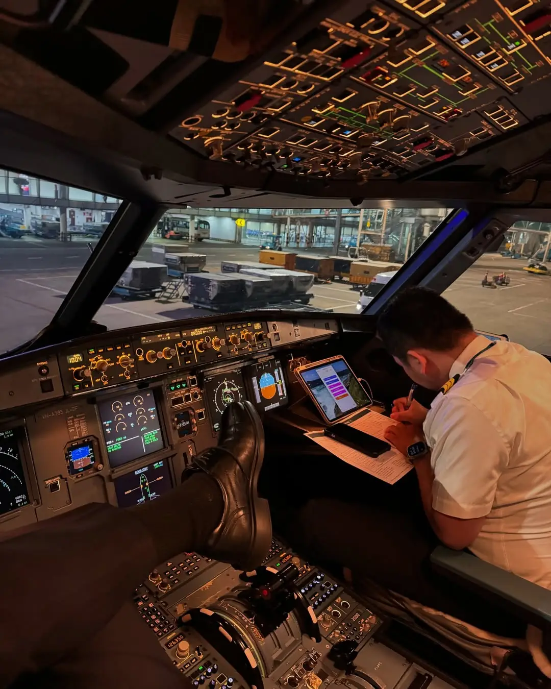 Tonight flight duty with 9M-MTE Malaysia Airlines #malaysiaairlines #a330 #pilotlife #foryourpages #planes 