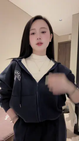 @Ngọc Hân Order #xhhhhhhhhhhhhhhhhhhhhhhh #moingaymotoutfit #ilovetiktok 